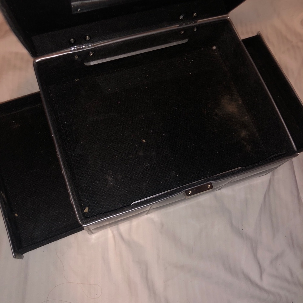 Makeup case - Picture 2 of 4